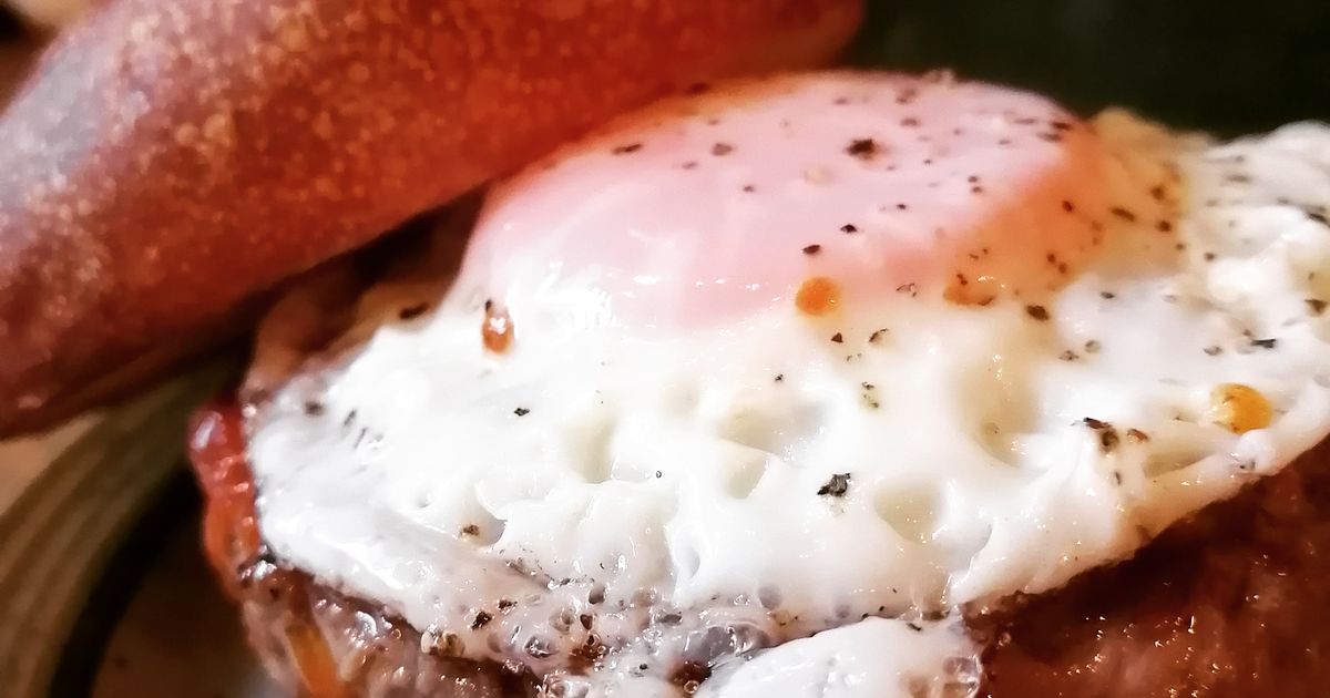 おはようございます☀目玉焼きトッピング人気です！